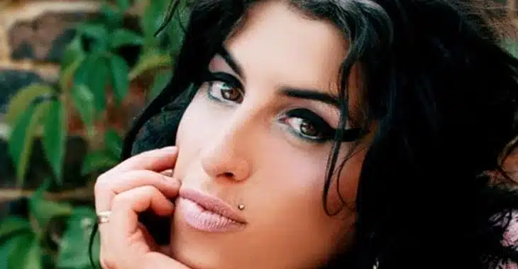 Amy Winehouse death video scams appear on Facebook