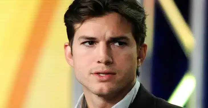 Ashton Kutcher Foursquare hack witnessed by millions of Twitter users